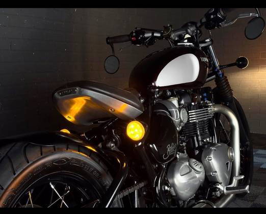 TRIUMPH BONNEVILLE BOBBER 1200 